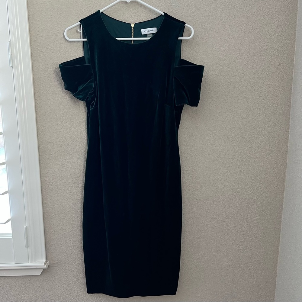 Calvin Klein Velvet Emerald Green Cold Shoulder Dress Size 8